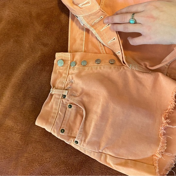 Levi’s shorts - Picture 3 of 5